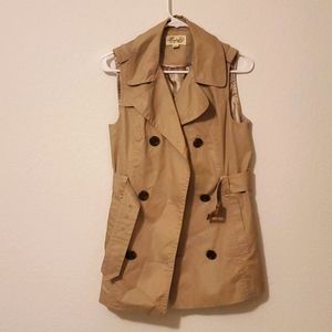 Sleeveless Belted Trench Coat